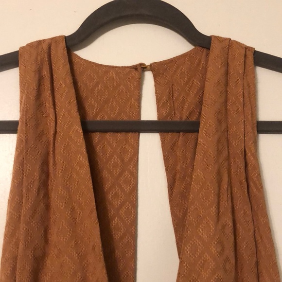 Open back with tie dress - Picture 7 of 10